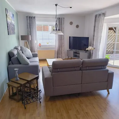 Dini, 25668 بيت للعطل *